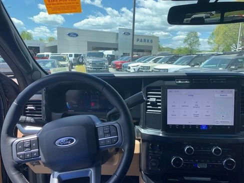 Certified 2024 Ford F250 Lariat w/ Chrome Package image 26