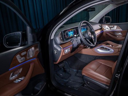 New 2026 Mercedes-Benz GLS 450 4MATIC image 11