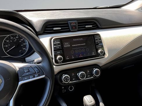 Used 2022 Nissan Versa SV FWD image 9