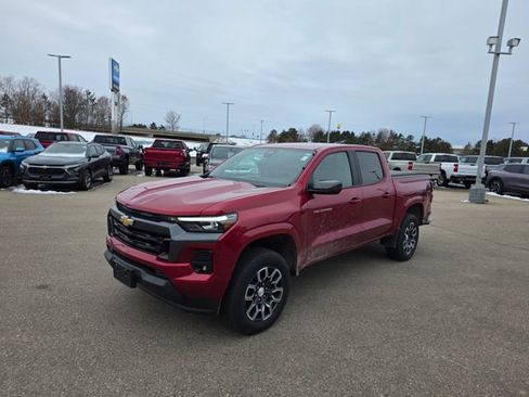 Used 2023 Chevrolet Colorado LT w/ LT Convenience Package III image 2