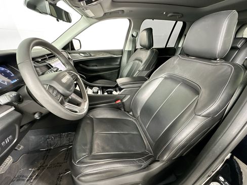 Used 2023 Jeep Grand Cherokee Limited w/ Luxury Tech Group II image 22