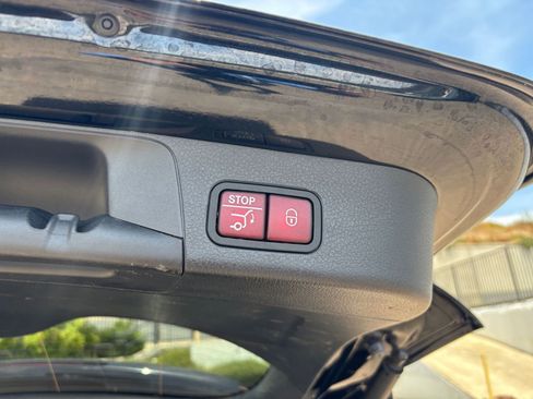Used 2024 Mercedes-Benz GLB 250 image 23