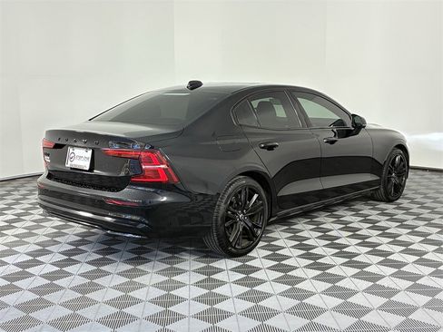 Used 2024 Volvo S60 B5 Plus image 4