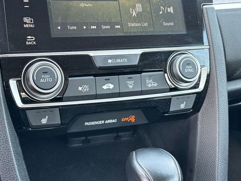 Used 2017 Honda Civic Touring image 31