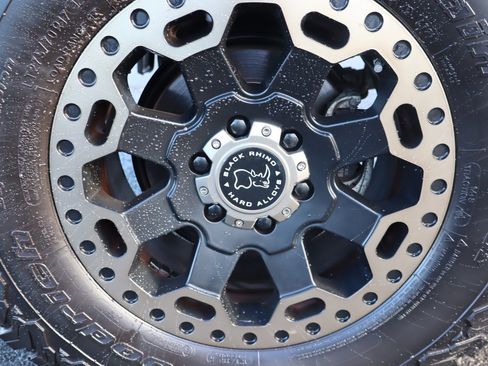 Used 2022 Mercedes-Benz Sprinter 2500 w/ Parking Package image 47