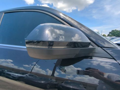 Used 2024 Volkswagen Atlas Cross Sport SE image 23