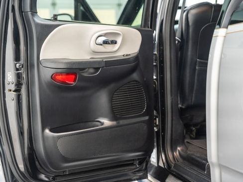 Used 2003 Ford F150 Harley-Davidson RWD image 39