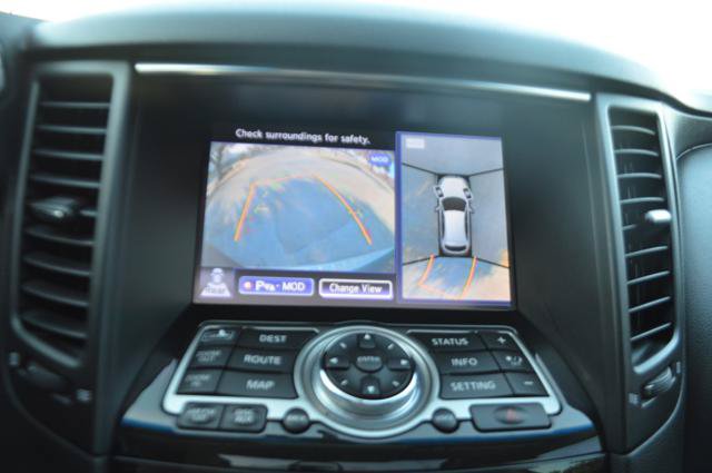 Used 2015 INFINITI QX70 AWD w/ Premium Package image 14