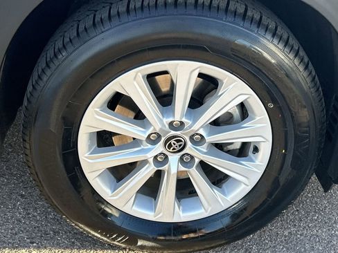 Used 2024 Toyota Grand Highlander FWD image 7