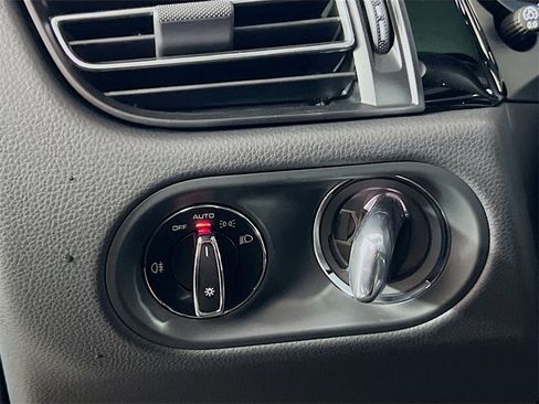 New 2026 Porsche Macan image 11