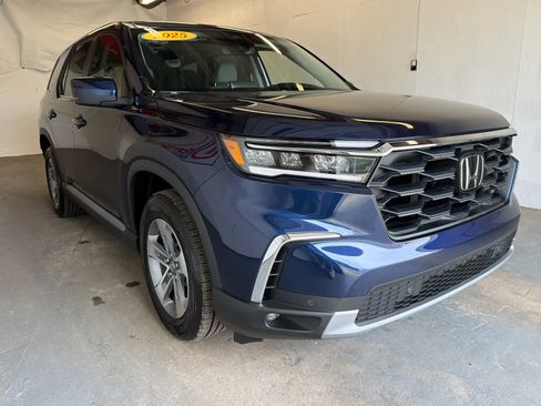 Used 2025 Honda Pilot EX-L image 4