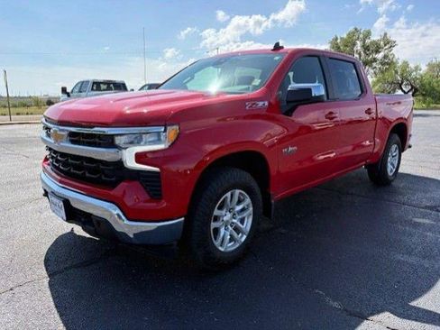 Used 2025 Chevrolet Silverado 1500 LT AWD/4WD image 1