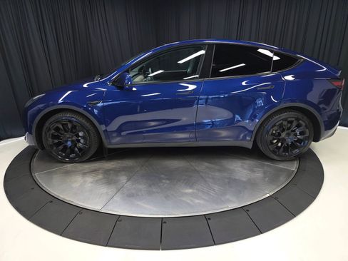 Used 2021 Tesla Model Y Long Range image 9