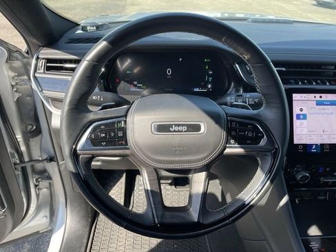 Used 2022 Jeep Grand Cherokee Overland w/ Advanced Protech Group III image 14