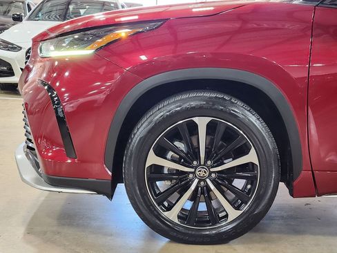 Used 2022 Toyota Highlander XSE image 5