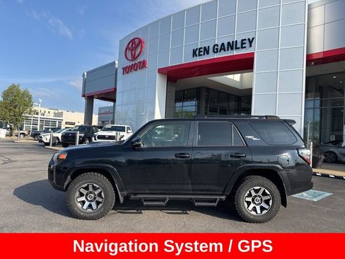 Used 2020 Toyota 4Runner TRD Off-Road Premium w/ Moonroof Package AWD/4WD image 3