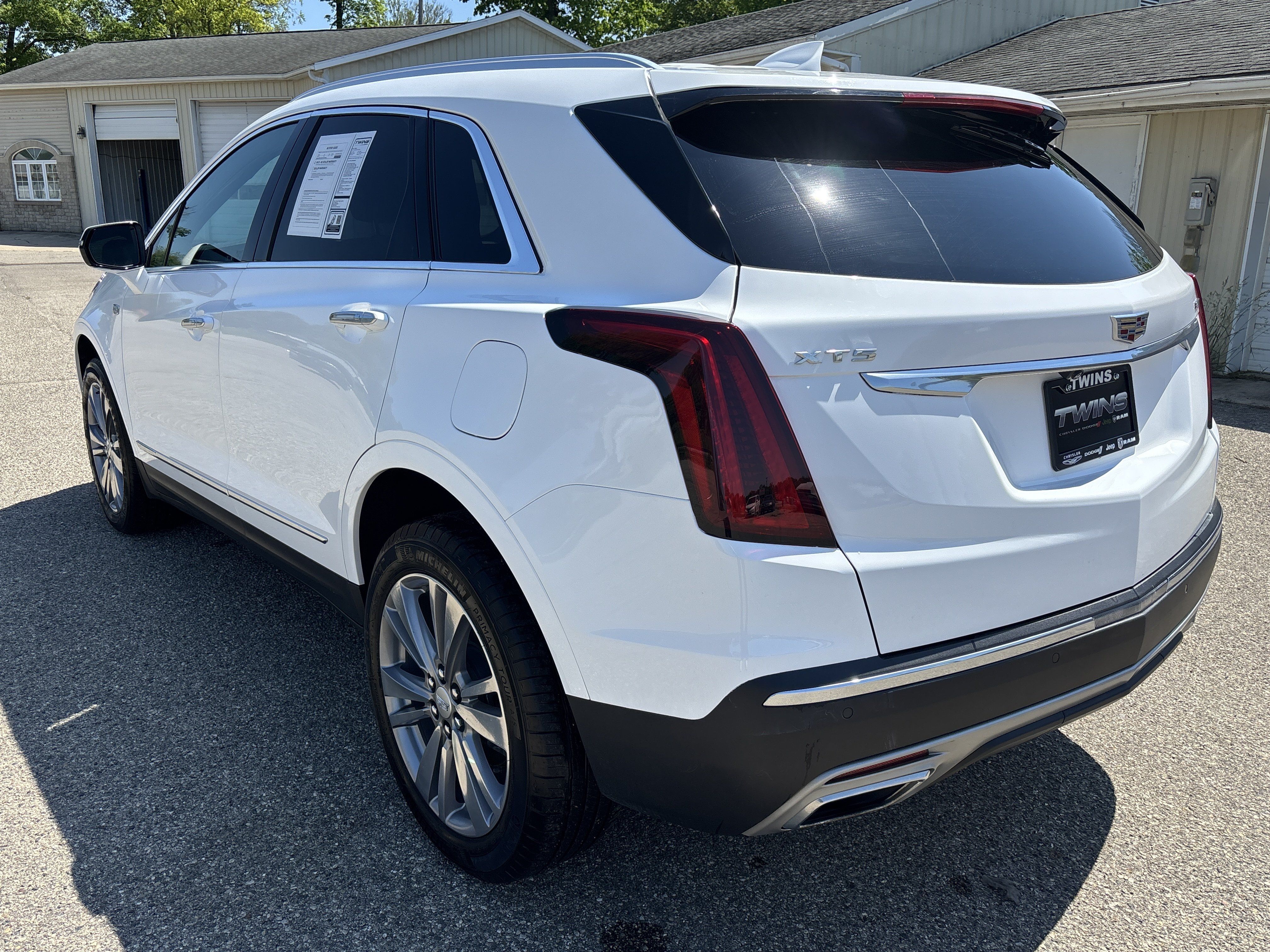 Used 2024 Cadillac XT5 Premium Luxury FWD image 9
