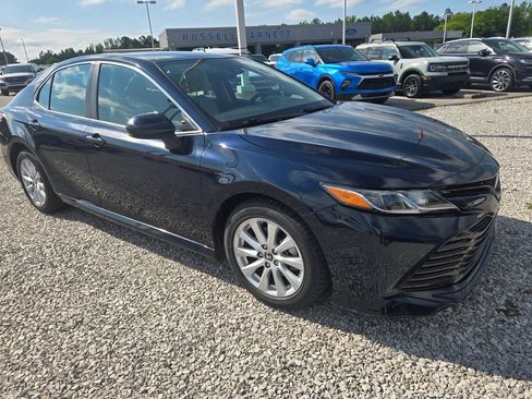 Used 2020 Toyota Camry LE FWD image 2