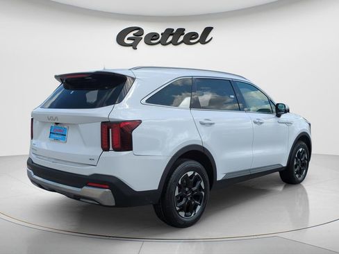 Used 2024 Kia Sorento S AWD/4WD image 5