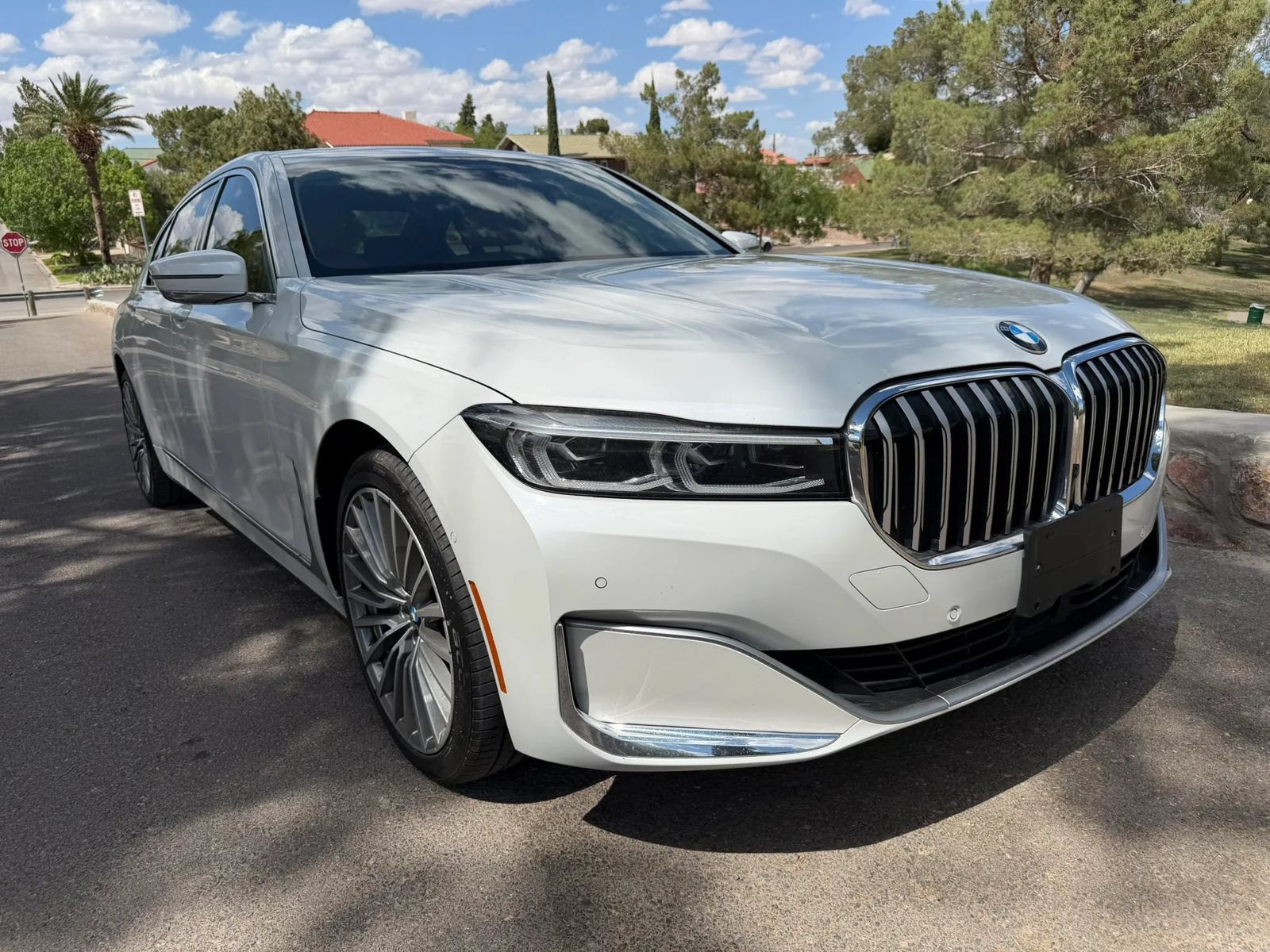 Used 2022 BMW 740i w/ Premium Package RWD image 7
