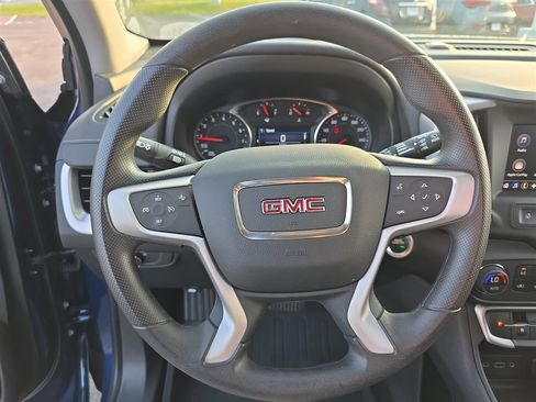Used 2023 GMC Terrain SLE w/ Driver Convenience Package image 11