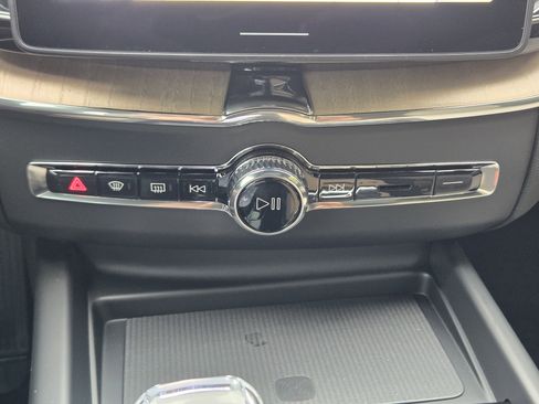 New 2026 Volvo XC60 B5 Plus w/ Protection Package Premier image 21