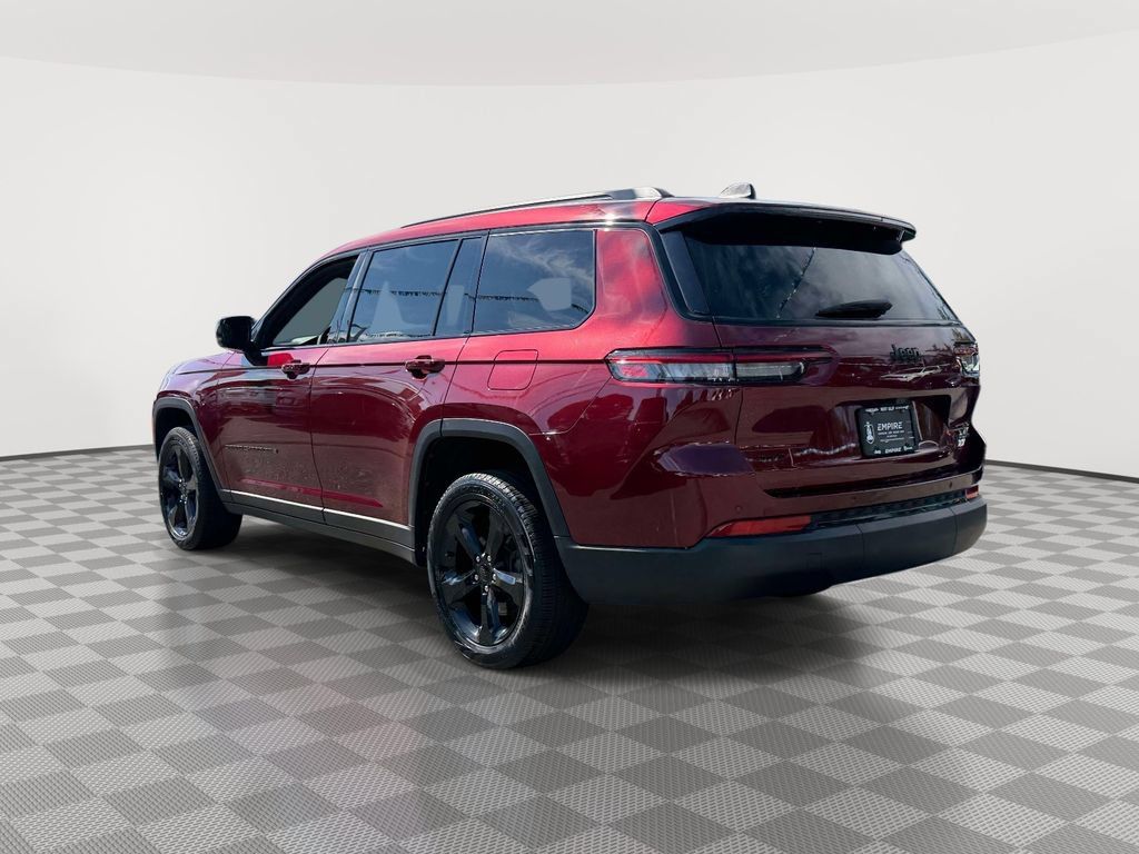 Certified 2025 Jeep Grand Cherokee L Limited w/ Black Appearance Package AWD/4WD image 8