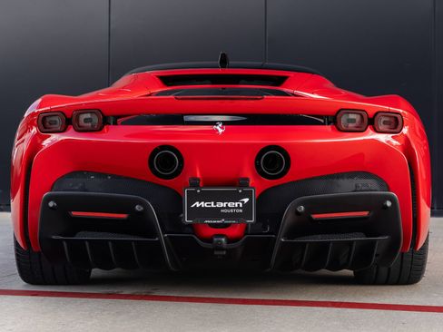 Used 2022 Ferrari SF90 Stradale AWD/4WD image 8