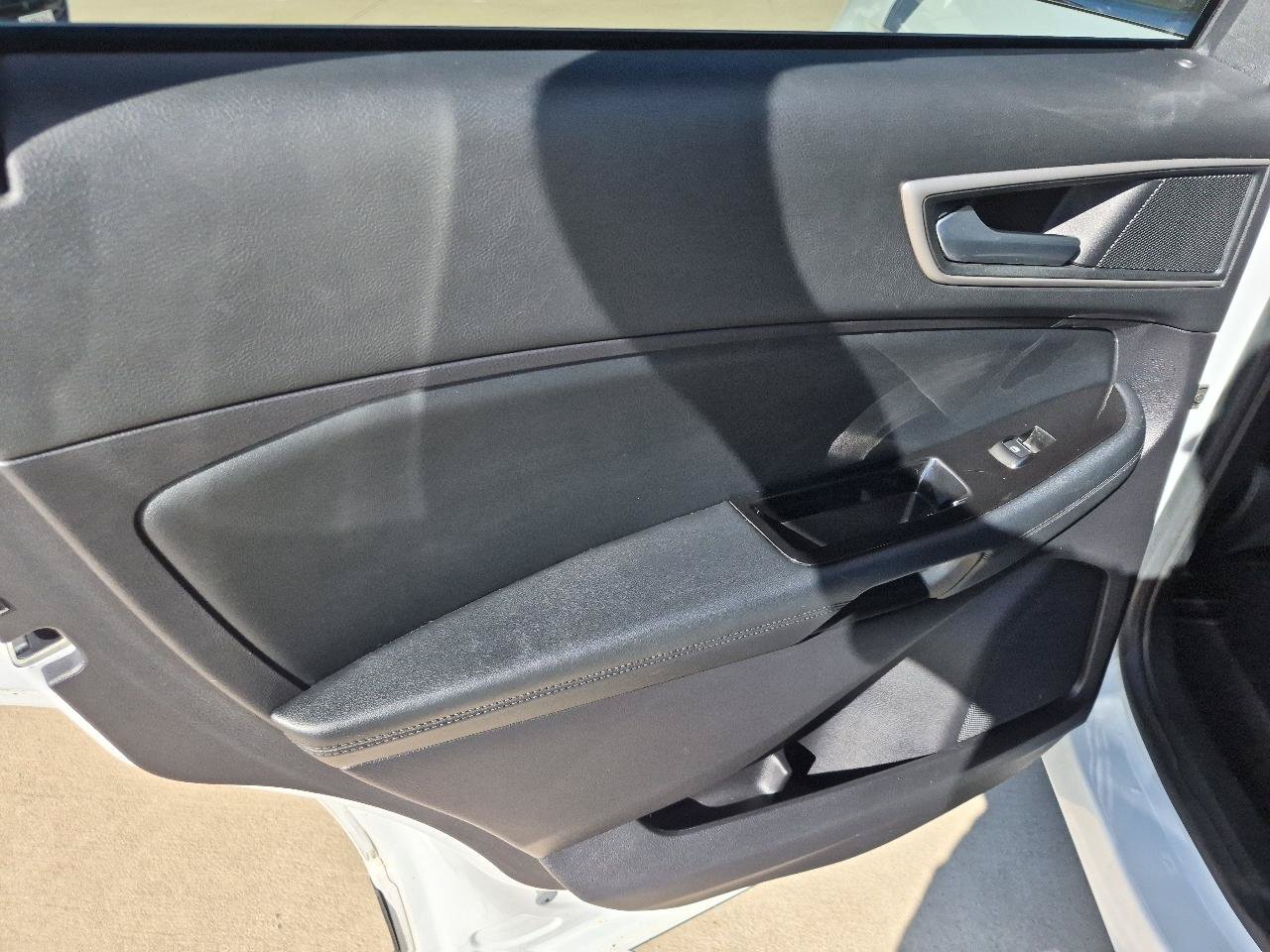 Used 2020 Ford Edge SEL AWD/4WD image 12
