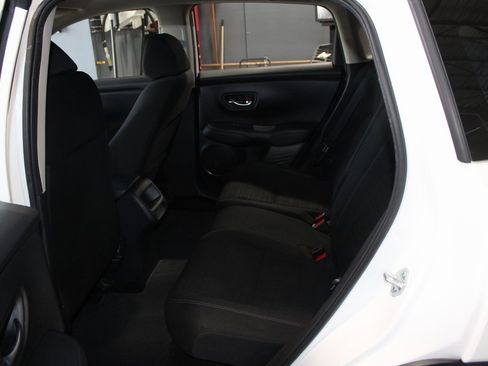 Used 2023 Honda HR-V LX image 17