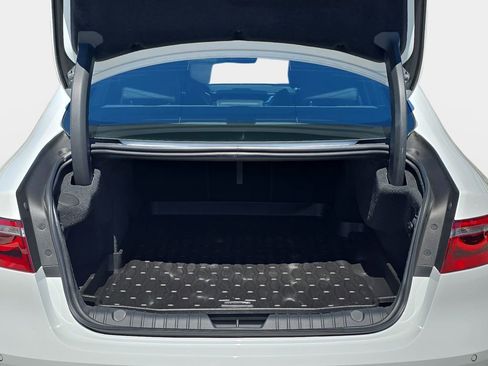 Used 2024 Jaguar XF R-Dynamic SE image 12