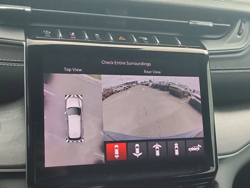 Certified 2023 Jeep Grand Cherokee Limited w/ Luxury Tech Group II AWD/4WD image 30
