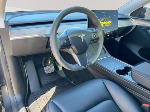 Used 2023 Tesla Model Y Long Range AWD/4WD image 16