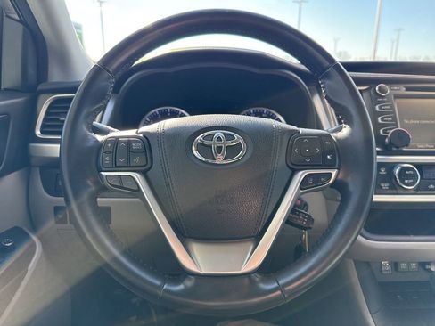 Used 2018 Toyota Highlander Plus image 12
