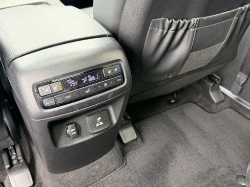 Used 2021 Hyundai Palisade Limited FWD image 10