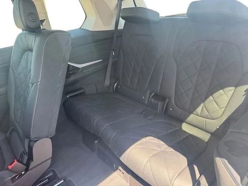 Used 2024 BMW X7 xDrive40i AWD/4WD image 19