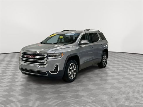Certified 2023 GMC Acadia SLE w/ Driver Convenience Package image 4