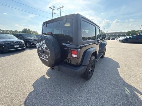 Used 2023 Jeep Wrangler Sport AWD/4WD image 5