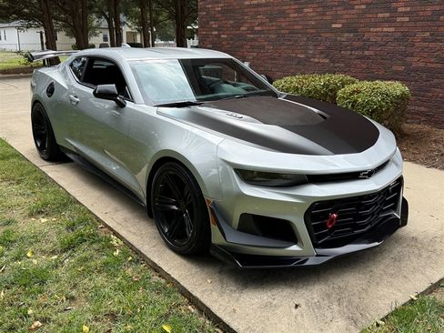 Used 2018 Chevrolet Camaro ZL1 image 31
