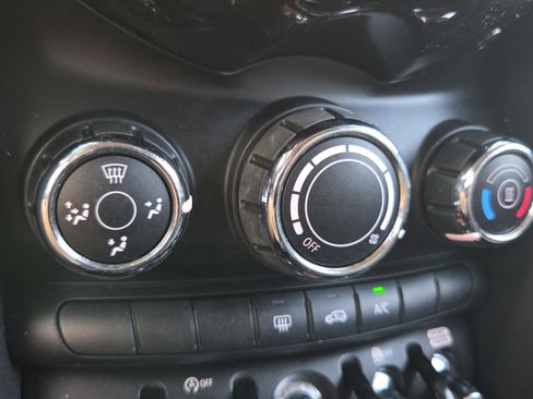 Used 2020 MINI Cooper S image 27