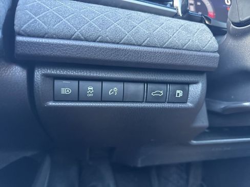 Used 2025 Toyota Camry XLE image 25