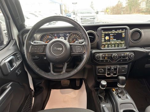 Used 2022 Jeep Wrangler Unlimited Sport image 31