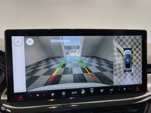 Used 2024 Ford Escape ST-Line Select w/ Tech Pack #2 image 4