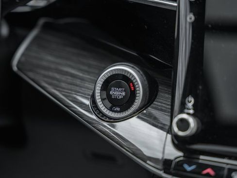 Used 2022 Jeep Wagoneer Series III w/ Premium Group I image 30