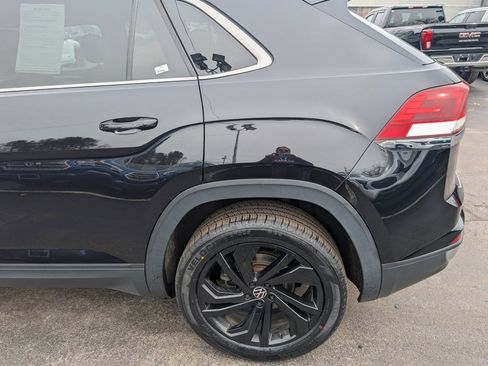 Used 2020 Volkswagen Atlas Cross Sport SEL image 4