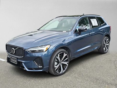 Certified 2023 Volvo XC60 T8 Ultimate w/ Climate Package AWD/4WD image 7
