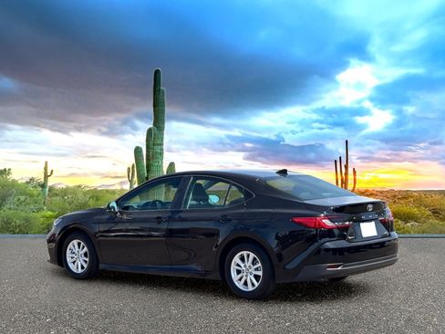 Used 2026 Toyota Camry LE FWD image 4