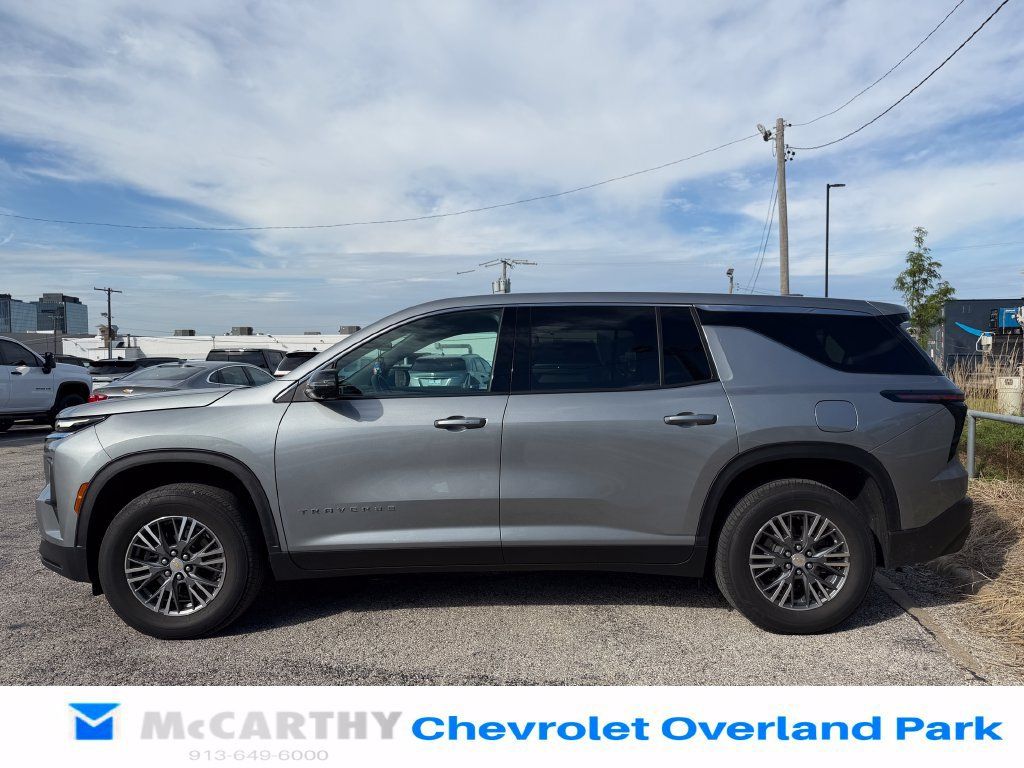 Used 2024 Chevrolet Traverse LS w/ LPO, Floor Liner Package FWD image 6