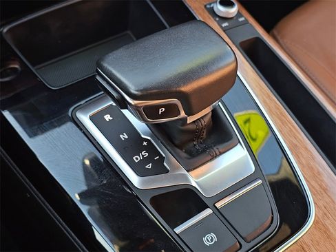 Used 2022 Audi Q5 2.0T Premium w/ Convenience Package image 27