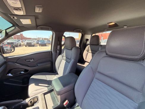 Certified 2023 Nissan Frontier SV w/ Midnight Edition Package AWD/4WD image 13